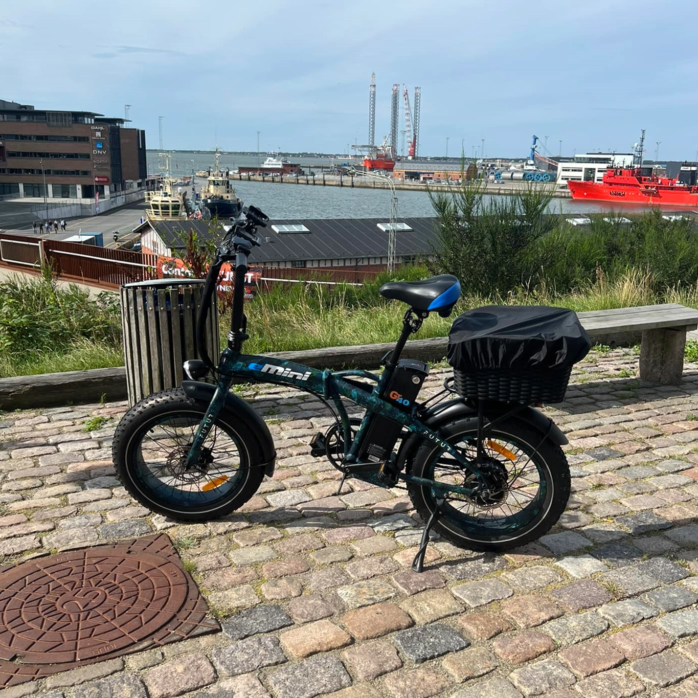 EFUTURE eMini Fatbike Elcykel Camo ved Esbjerg havn