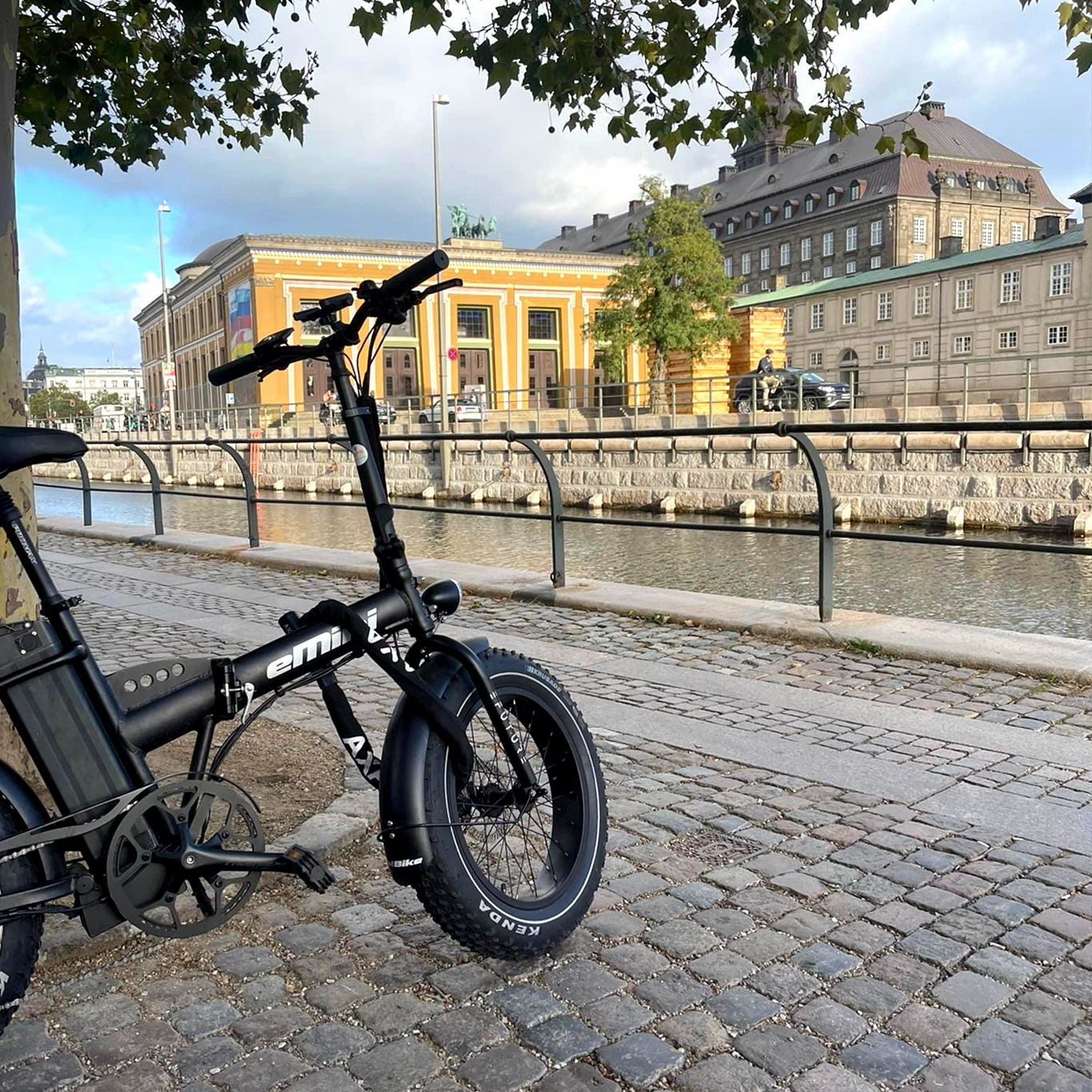 EFUTURE eMini Classic Fatbike Elcykel Sort København